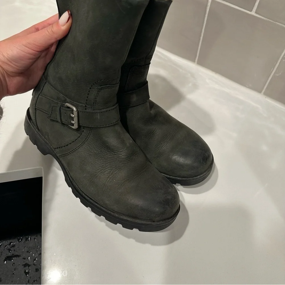 UGG Chantay Nubuck Leather Mid Calf Boots Black Size 6.5 Women’s Sheepskin Lined